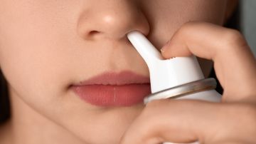 Retiran del mercado de EE. UU. lavado nasal por riesgo de bacterias