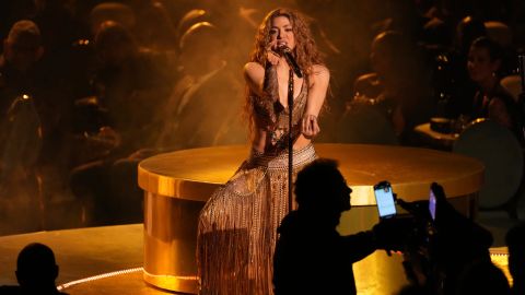 ¡Shakira brilla en su esperado regreso a los Grammy 2025!