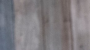 Naomi Smadi prepara rosas en la florería Sunland en Anaheim.