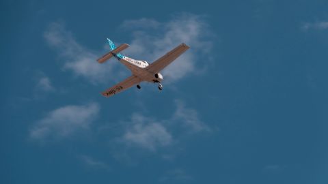 El avión ya fue localizado y la FAA investigará el incidente.