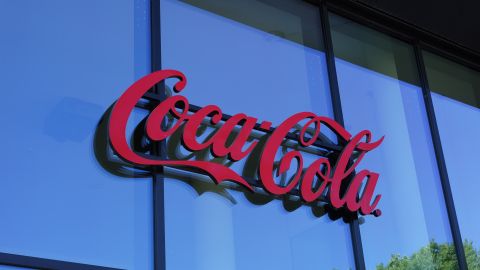 Fundada en 1892, The Coca-Cola Company es una corporación multinacional estadounidense de bebidas con sede en Atlanta, Georgia.