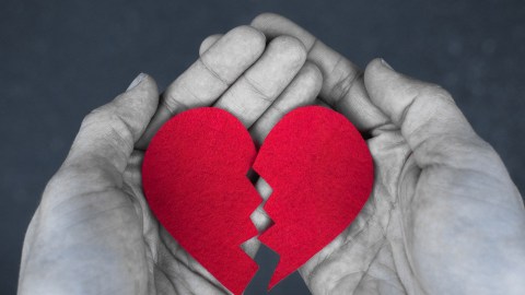 Los decretos pueden ser un bálsamo para un corazón roto.