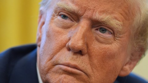 El presidente Donald Trump anunció que restructurará la junta del Centro Kennedy y será su presidente.