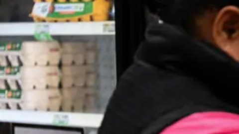 Los huevos son cada vez más caros y hay cada vez menos en los supermercados