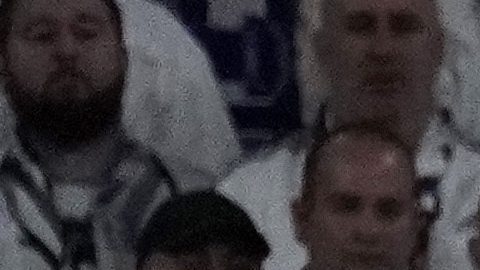 Julián Álvarez marca de penal a Thibaut Courtois en el derbi entre Real Madrid y Atlético de Madrid.