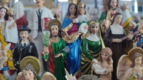 El santoral recuerda a figuras que dejaron un legado espiritual.