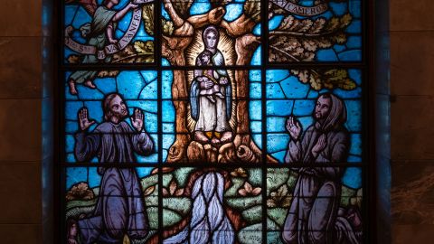 El santoral recuerda el legado espiritual de figuras de la Iglesia Católica.