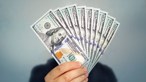 Los astros benefician a algunos signos del zodiaco en el dinero.