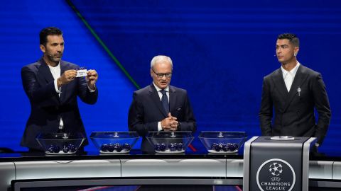 Buffon y Cristiano Ronaldo fueron las últimas "manos inocentes" que definieron los duelos de Champions League para la fase inicial.
