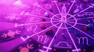 A cada signo le corresponde una carta del tarot.