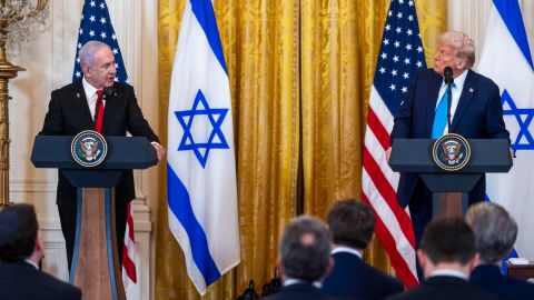 El primer ministro de Israel, Benjamín Netanyahu, y el presidente Donald Trump, durante la rueda de prensa.