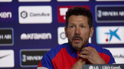 MADRID, 15/03/2025.- El técnico argentino del Atlético de Madrid, Diego Pablo Simeone, durante la rueda de prensa que ha ofrecido hoy sábado en Madrid previa al encuentro que disputan mañana frente al FC Barcelona. EFE / Sergio Perez.