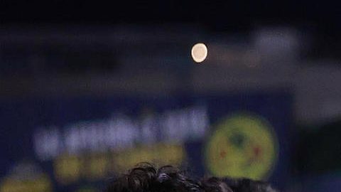 MEX8055. CIUDAD DE MÉXICO (MÉXICO), 29/03/2025.- Jugadores de América celebran un gol este sábado, en un partido por la jornada 13 del torneo Clausura 2025 de la Liga MX entre Club América y Club Tigres en el estadio Ciudad de los Deportes, en la Ciudad de México (México). EFE/ Sáshenka Gutiérrez