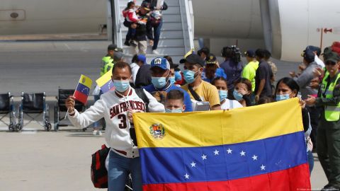 Llegan a Venezuela más de 199 deportados desde EE.UU.
