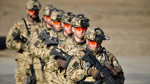 Se espera que la nueva norma, que permitirá destinar miles de millones de dólares a las fuerzas armadas alemanas.
