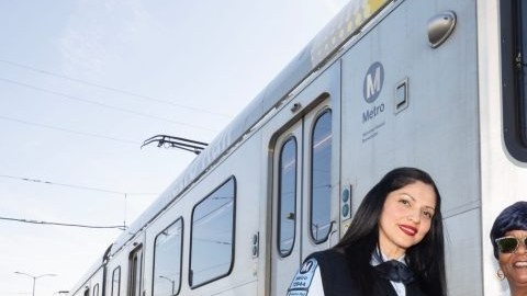 Sandra Romero y Glenda Murrell son operadoras de tren de la Línea E de Metro.