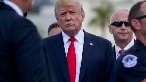Trump amenaza con bombardear Irán si no se alcanza un acuerdo nuclear