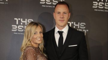 Marc-André ter Stegen posa junto a su esposa Daniela Jehle.