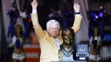 Jimmy Johnson durante un homenaje por su inducción al Salón de la Fama en el 2021.