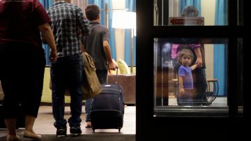 Familias inmigrantes con hijos menores están siendo deportadas aunque los menores sean ciudadanos.