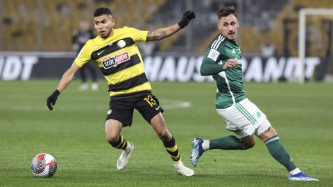 AEK Athens' Orbelin Pineda, left, controls the ball against Panathinaikos' Daniel Mancini, during a Greek Super League soccer match at OPAP Arena stadium, in Athens, Greece, Sunday, Jan. 14, 2024. (AP Photo/Yorgos Karahalis)