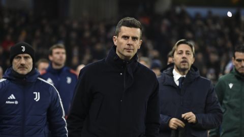 Juventus' head coach Thiago Motta walks onto the pitch before the Champions League opening phase soccer match between Astin Villa and Juventus at Villa Park in Birmingham, England, Wednesday, Nov. 27, 2024.(AP Photo/Rui Vieira)