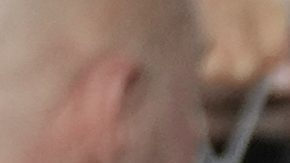 Liam Lawson (i) y Yuki Tsunoda (d) intercambiarían lugares en las escuderías de Red Bull.