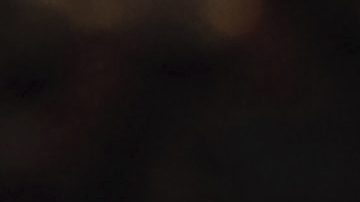 LeBron James prepara su tiro ante la defensa de Sam Hauser, de los Celtics, durante el partido en el que Boston frenó a los Lakers. James salió lesionado en el cuarto periodo.