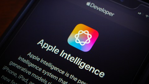 La demanda presentada contra Apple asegura que la compañía incurrió en publicidad engañosa con el lanzamiento de Apple Intelligence