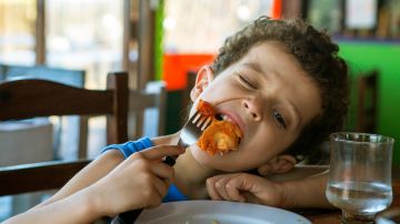 Cuánto tiempo deberíamos tardar comiendo según un especialista