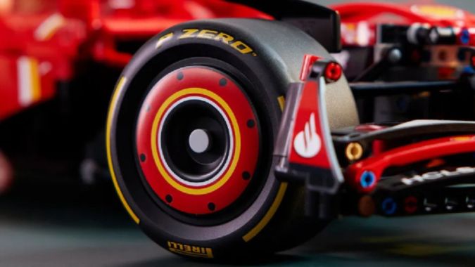 Detalles del Ferrari F1 2024 de Lego