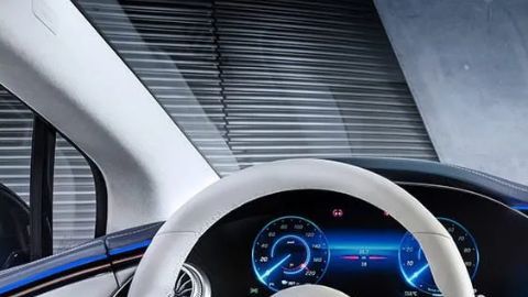 El lujo de las pantallas de los autos Mercedes-Benz
