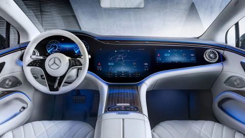 El lujo de las pantallas de los autos Mercedes-Benz