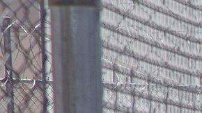 ICE reacondiciona centros de detención en Texas para detener a familias inmigrantes.