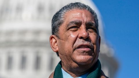 Adriano Espaillat es el presidente del Caucus Hispano del Congreso.