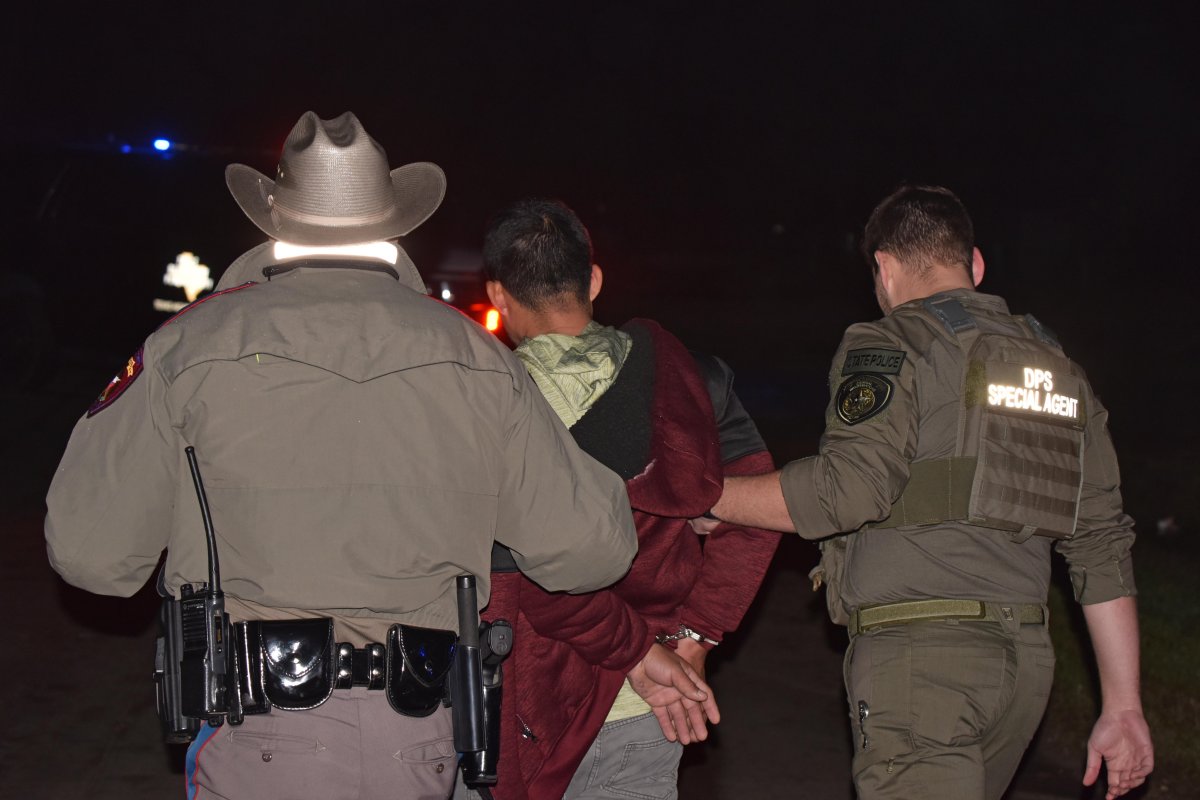 ICE Arrests 646 Undocumented Migrants with Criminal Charges in Houston - News Directory 3