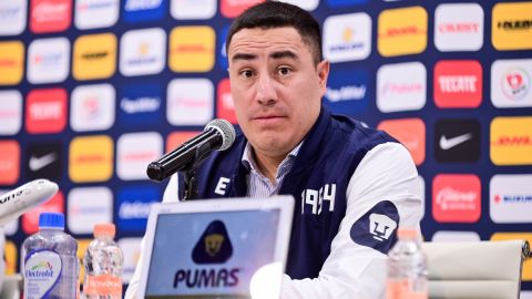 Efraín Juárez fue presentado como el nuevo DT de Pumas.