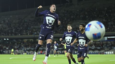 Ciudad de México, 4 de marzo de 2025. Rogelio Funes Mori en festejo de gol, durante el partido de ida de los Octavos de FInal de la Champions Cup de la CONCACAF 2025, entre los Pumas de la UNAM y la Liga Deportiva Alajuelense, celebrado en el estadio Olímpico Universitario. Foto: Imago7/ Etzel Espinosa