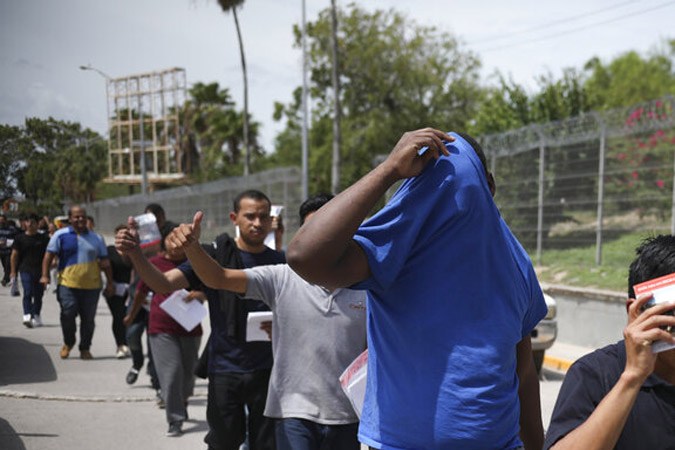 Inmigrantes en proceso de deportación