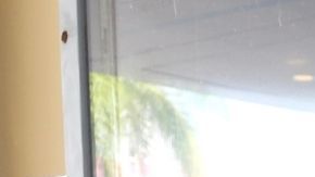 Kate del Castillo recibe la llave de la ciudad de Miami de manos del comisionado Joe Carollo en reconocimiento a su trayectoria artística. La actriz llegó al teatro Tower en el corazón de La Pequeña Habana acompañada de su novio Edgar Bahena/Miami, 26 de marzo 2025.