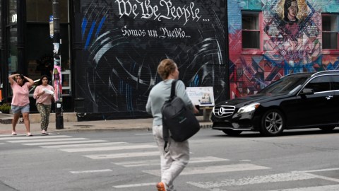 Las elecciones de 2024 se centraron en la economía y los latinos no ven los resultados prometidos.