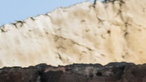 Leticia Serafín contempla los escombros a los que quedó reducida su casa.