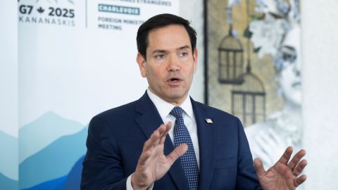 Marco Rubio tiene seguridad de que los migrantes venezolanos enviados a El Salvador son “criminales reconocidos”.