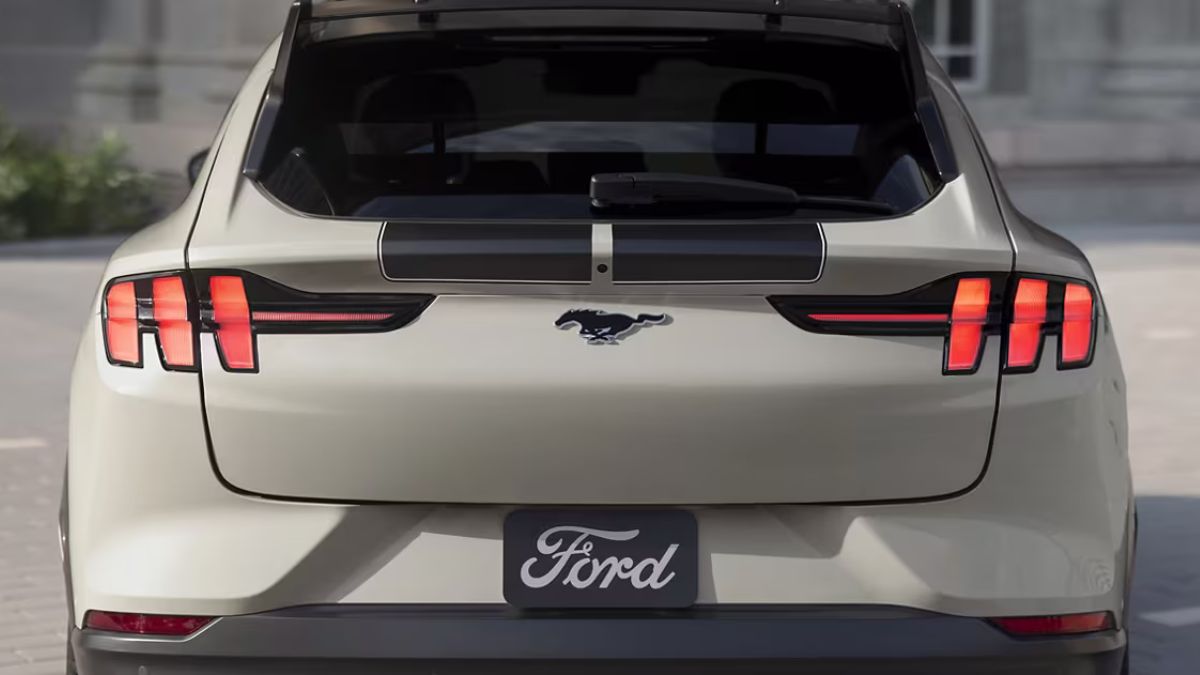 Ford prepara un Mustang de 4 puertas que llegaría en 2029