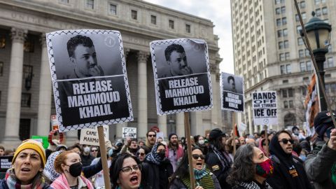 Khalil fue detenido el sábado por la noche cuando él y su esposa regresaban a su apartamento de la Universidad de Columbia.