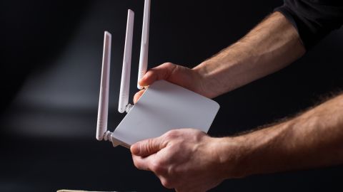 Los números y letras presentes en las cajas de los routers tienen un significado y acá te explicamos cómo puedes leerlos