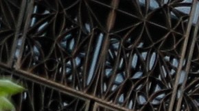 Personas esperan para visitar el Museo Nacional Smithsonian de Historia y Cultura Afroamericana en el National Mall.