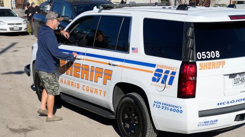 la oficina del sheriff ha puesto en marcha diversas iniciativas de salud mental para brindar apoyo a sus agentes.