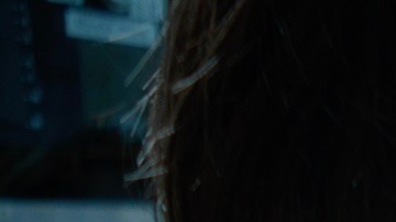 El cortometraje es una caótica colaboración entre un guionista perezoso y una inteligencia artificial que desafía la esencia misma de la creatividad.