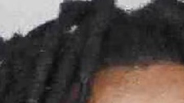 McClover y McQueen fueron acusados ​​de agresión contra un empleado de educación pública o privada